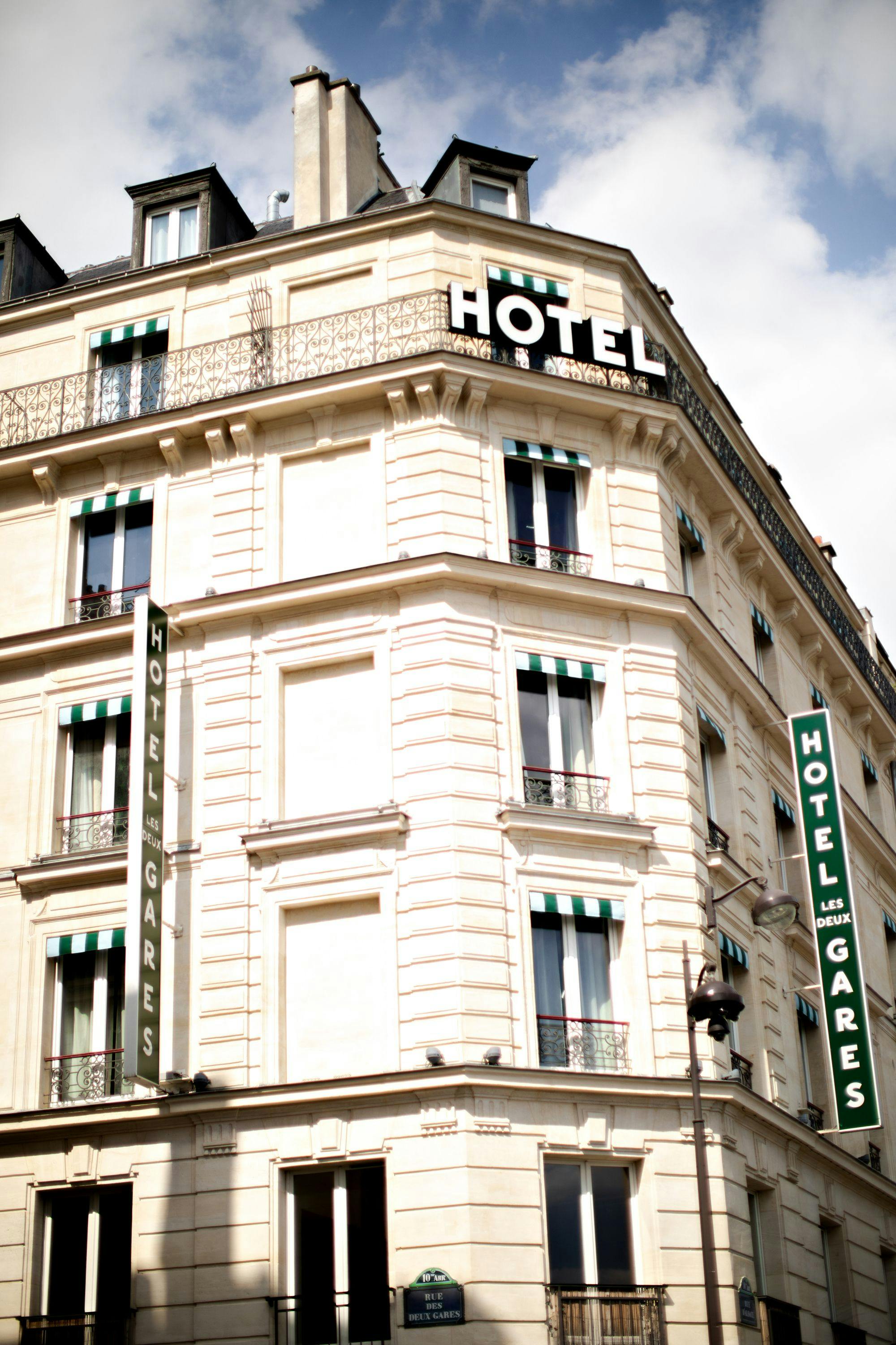 Cover image from Hotel Les Deux Gares